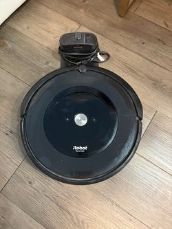 iRobot Roomba Robot Vacuum with Charging Base