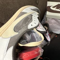 Travis Scott Reverse Mocha Jordan 1 Low