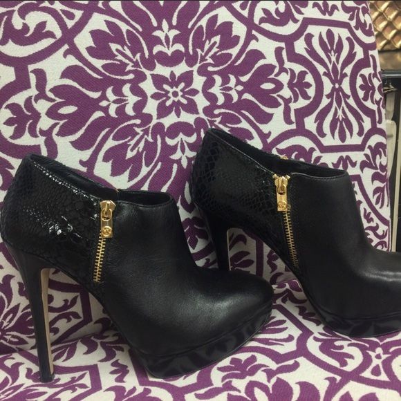 Michael Kors Black Platform Booties Size 9 $25