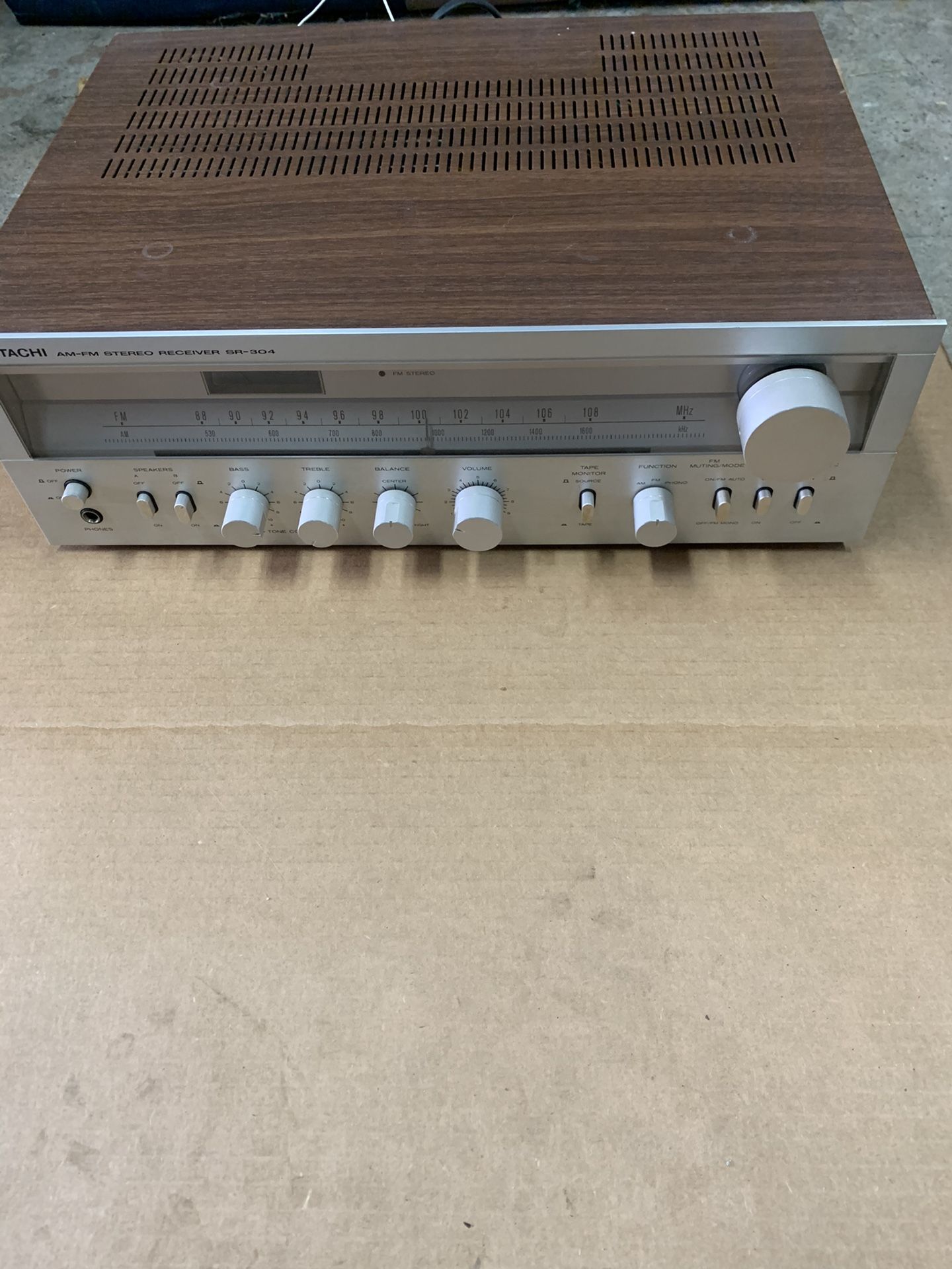 Hitachi stereo receiver SR 304