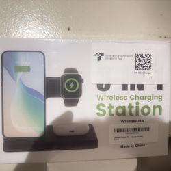 3 In 1 Charging Station 25$