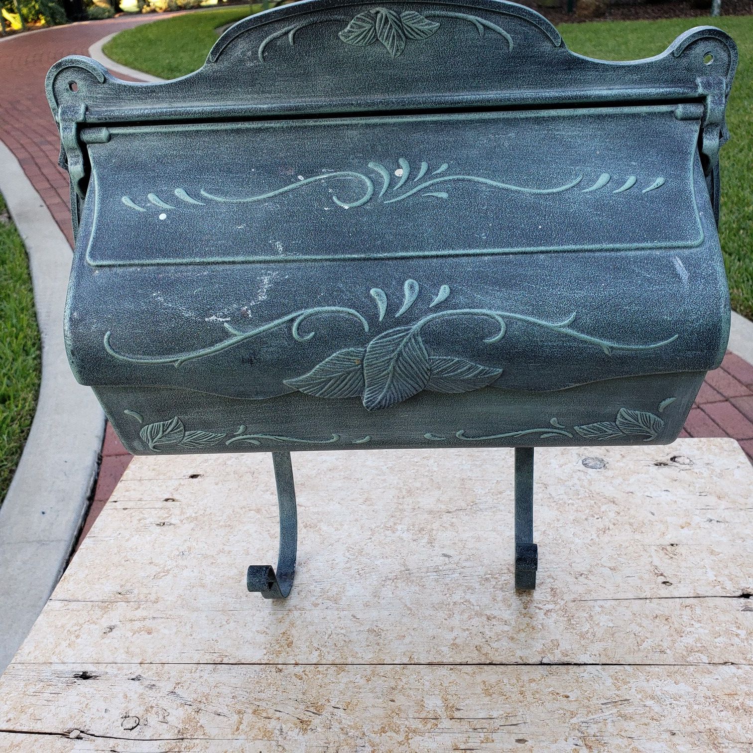 Metal Decorative Hang up Mailbox