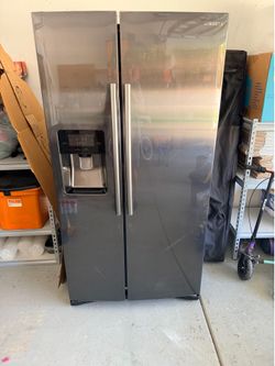 Samsung Refrigerator RS25J500DSG/AA