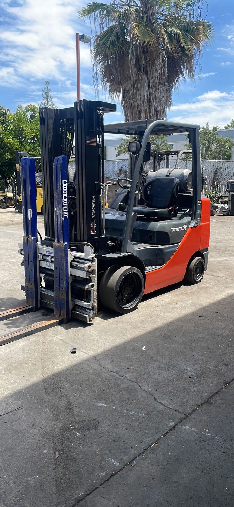 Toyota 8 Series Forklift 6,000 Lbs Capacity