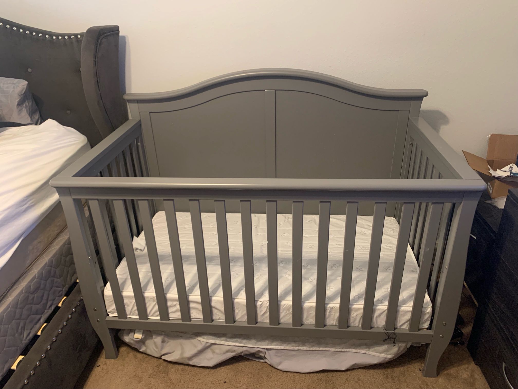 Crib/ Toddler Bed