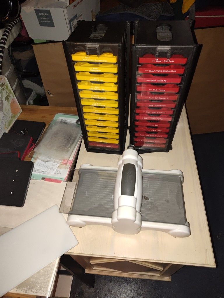 Sizzix Cutter With Stencils