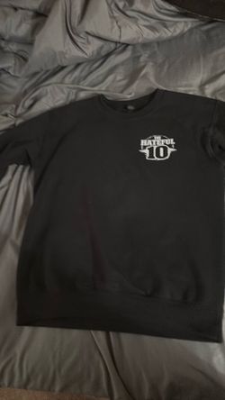 Sweatshirt size small color black brand gilden