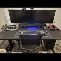 Full Blown Gaming And Streaming Setup 