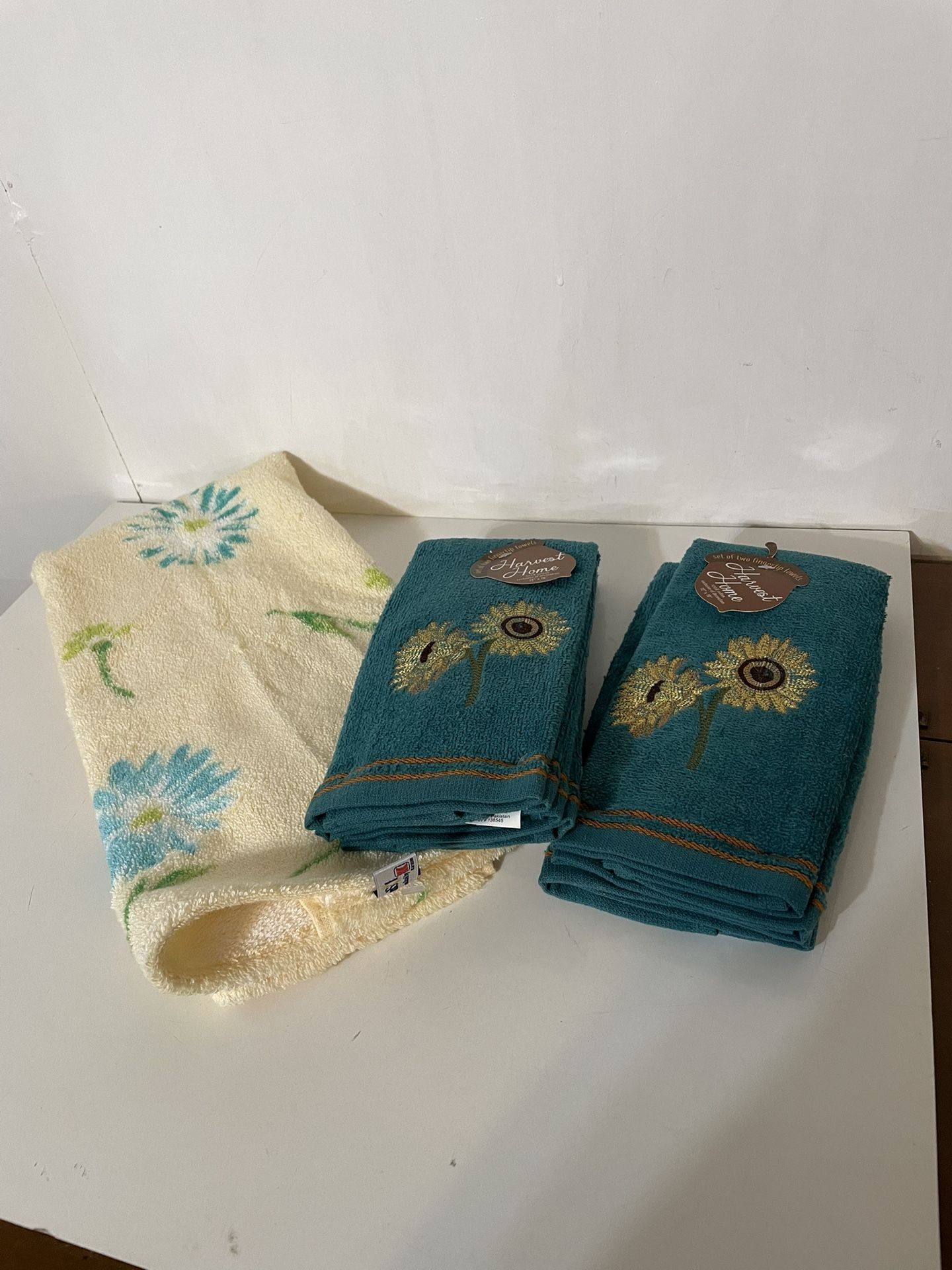 Great Little Towels Never Used 