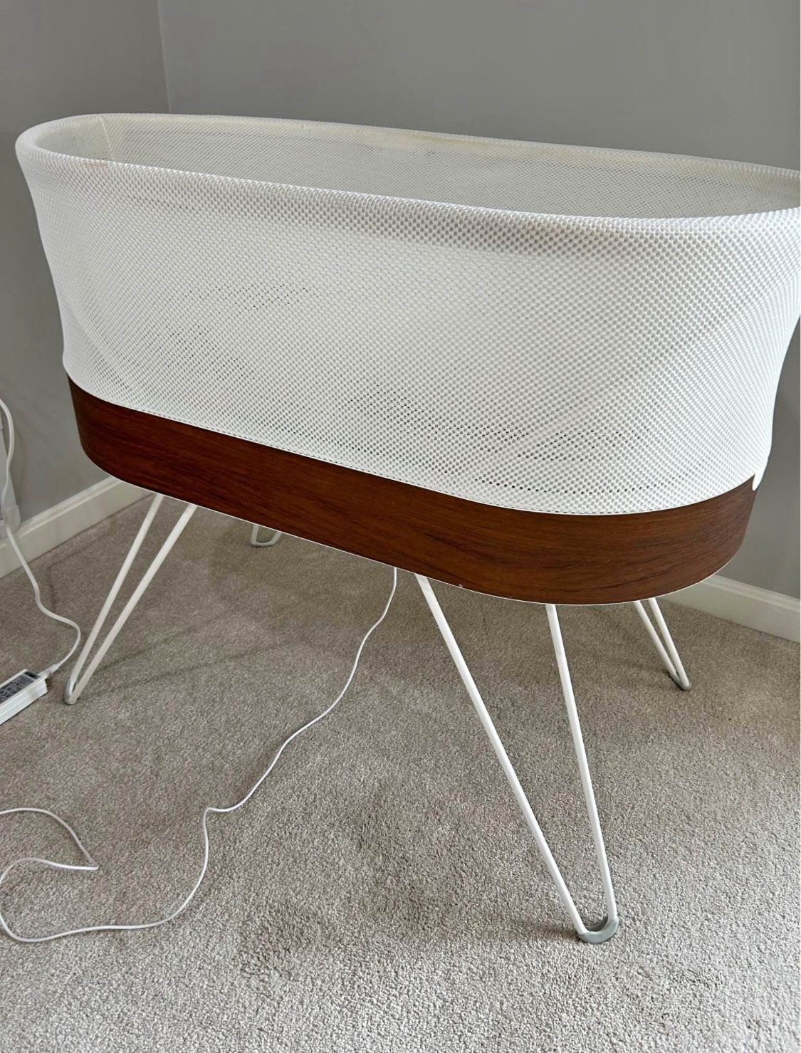 Snoo~/Bassinet~Crib/with~swaddle~sacks~and~original~box