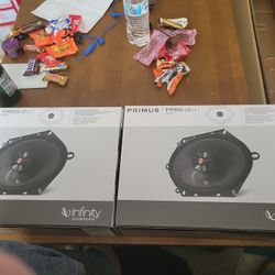 Infinity 6x8 Speakers 