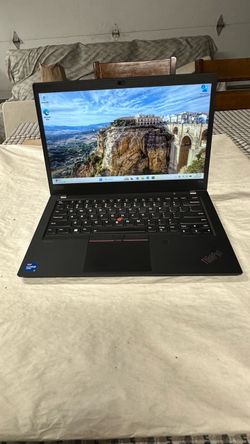 Laptop Lenovo P14s i7 gen 2 11th Generation Read Description  Like New Price is Firm