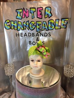 Girl, interchangeable headband