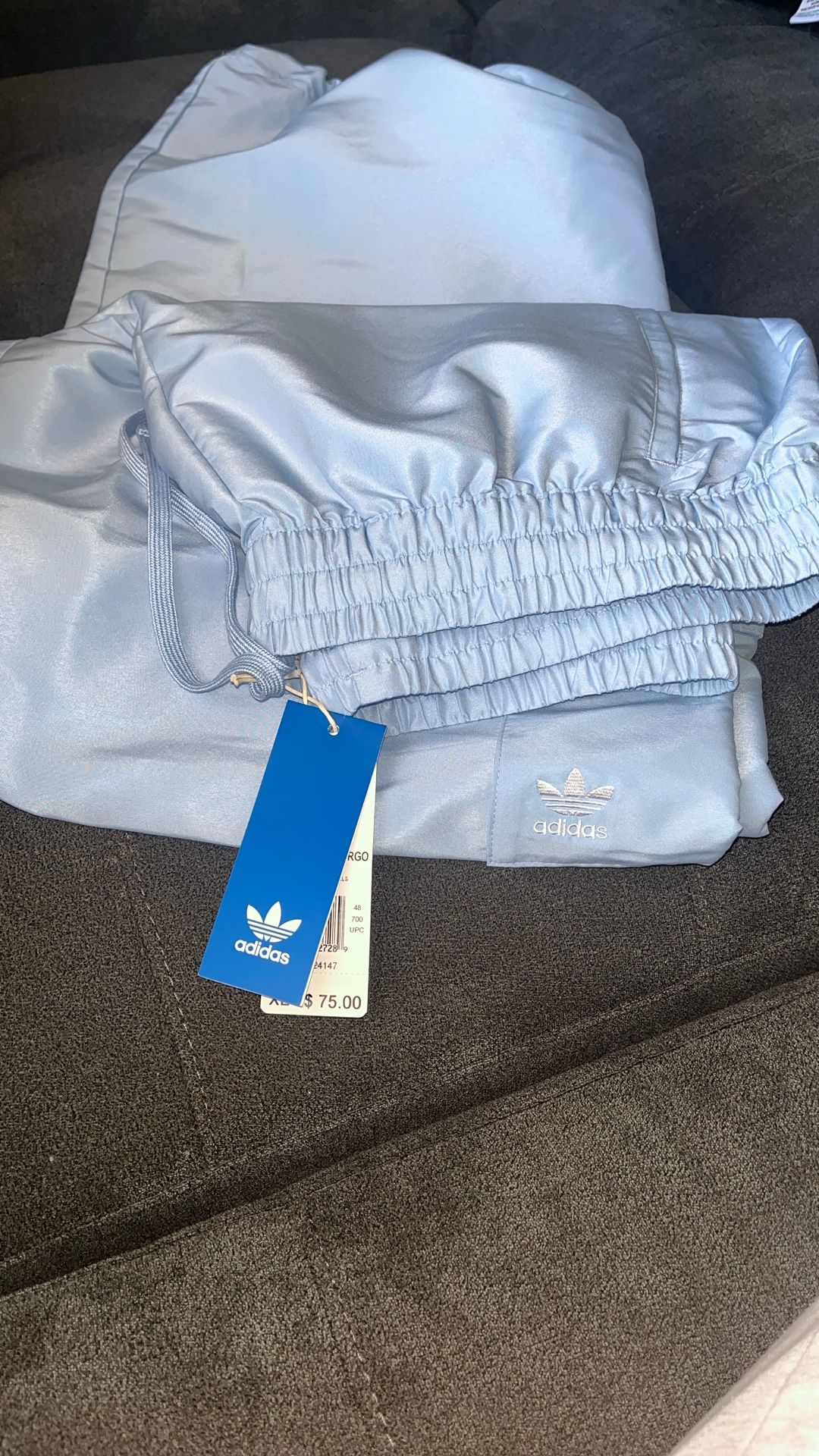 Adidas Woven  Cargo Pants XL sky Blue 