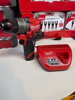 Milwaukee M12 FUEL Drill Driver with Charger