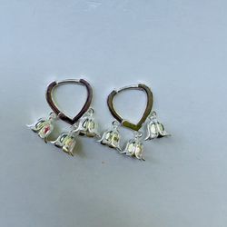 Silver Lily Earrings 