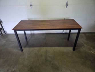 Table / Desk