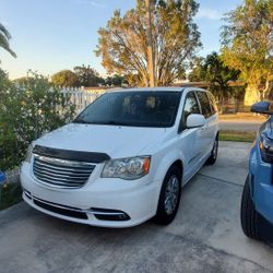 2016 Chrysler Town & Country