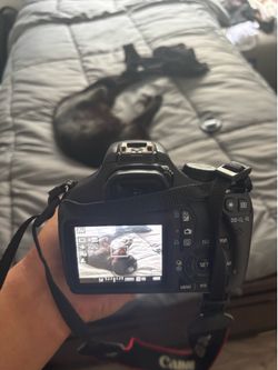 Canon EOS Rebel T3 w/ charger and bag
