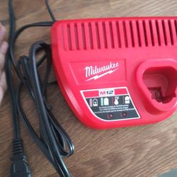 Milwaukee M12 Charger