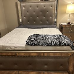 Queen Size Bedroom Suite