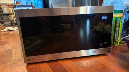 LG NeoChef 1.5 Cu. Ft. Stainless Steel Countertop Microwave – 1200W