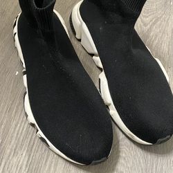 BALENCIGAS SIZE 9