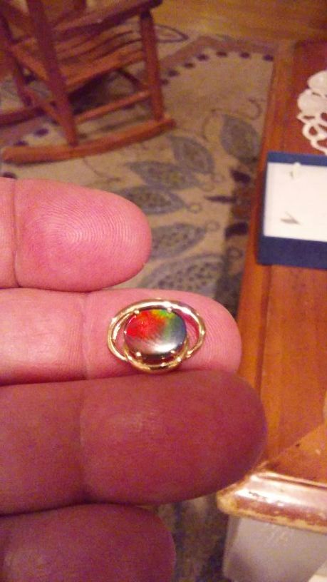 14 K Gold / Korite Ammolite Stone Pendant