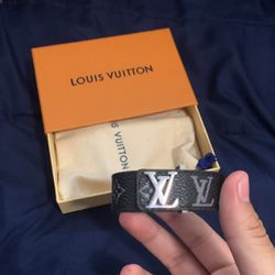 LV slim Bracelet (SEND BEST OFFER)