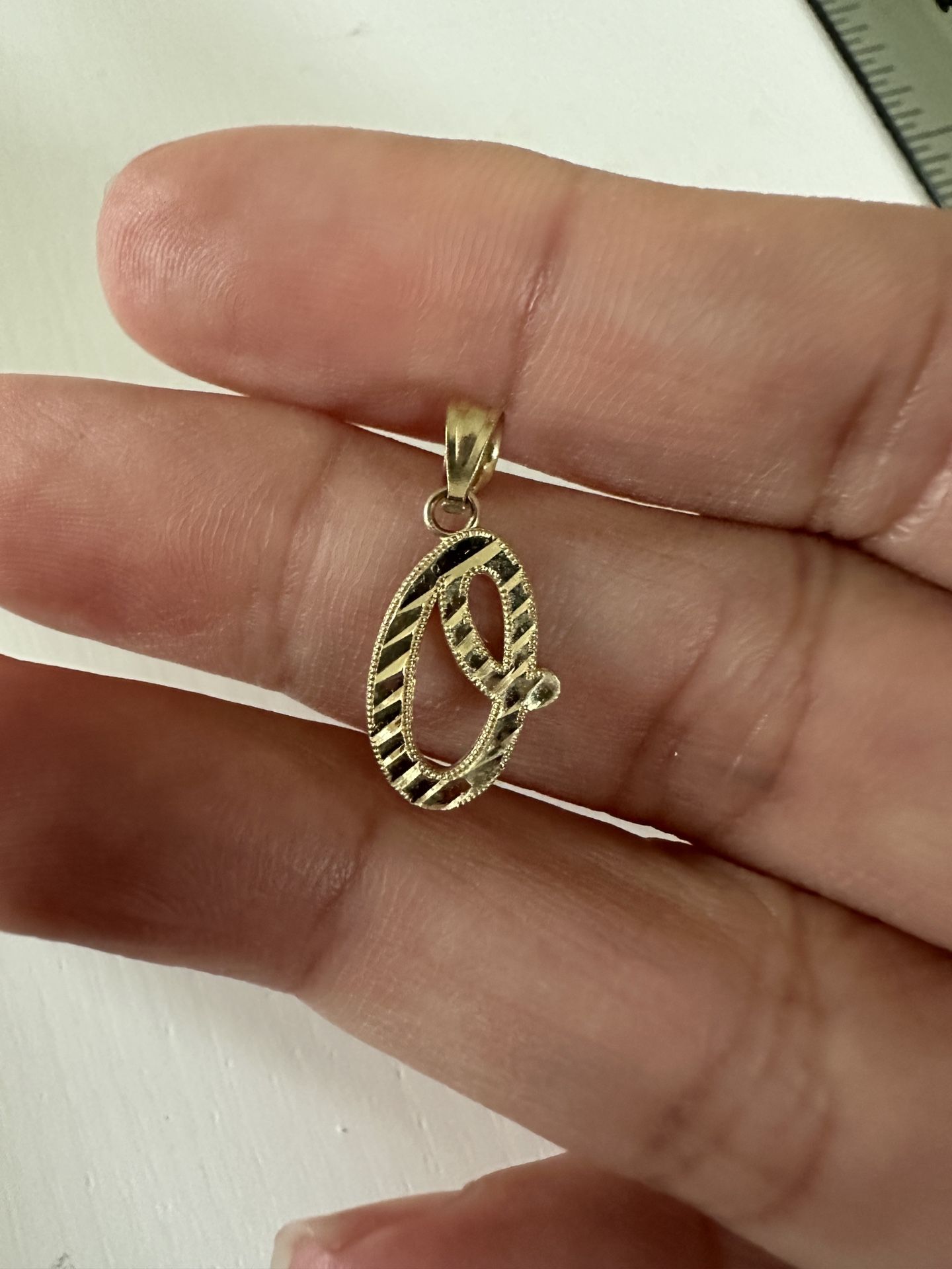 10kt Yellow Gold Initial O Pendant 