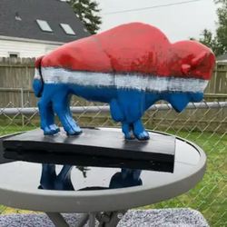 Patriotic, Buffalo Statue