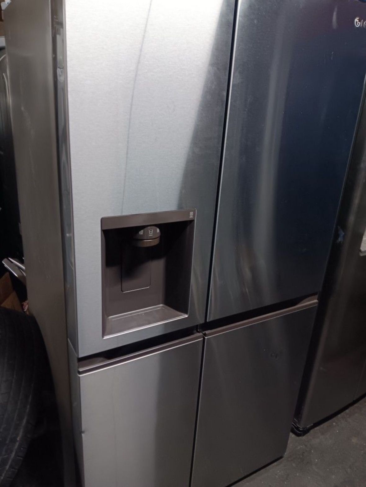 LG fridge 27 cu. ft. Side-by-Side Refrigerator with Craft Iceâ„¢