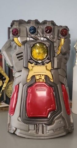 Thanos Gauntlet Toy