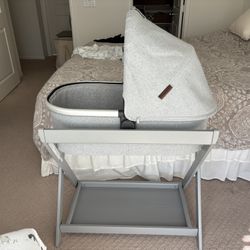 Uppa Baby Bassinet And Stand 