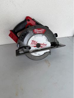 📌Milwaukee M18 FUEL 18V Lithium-Ion Brushless Cordless 7-1/4 in. Circular Saw (Tool-Only) 👉PRECIO FIRME NO MENOS👉$155
