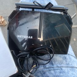 Net gear  AC1200 Dual Band Wi-Fi Router 