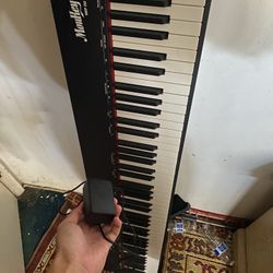 Piano Keyboard 