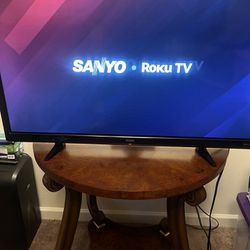 Sanyo Smart Roku 32” TV  