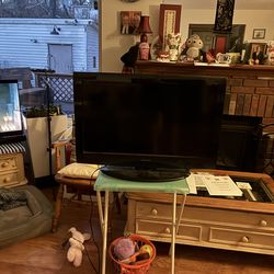 Toshiba 32E200U 32" 1080p LCD HDTV