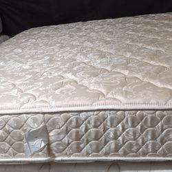 Queen Size Mattress (Colchón Queen Size)
