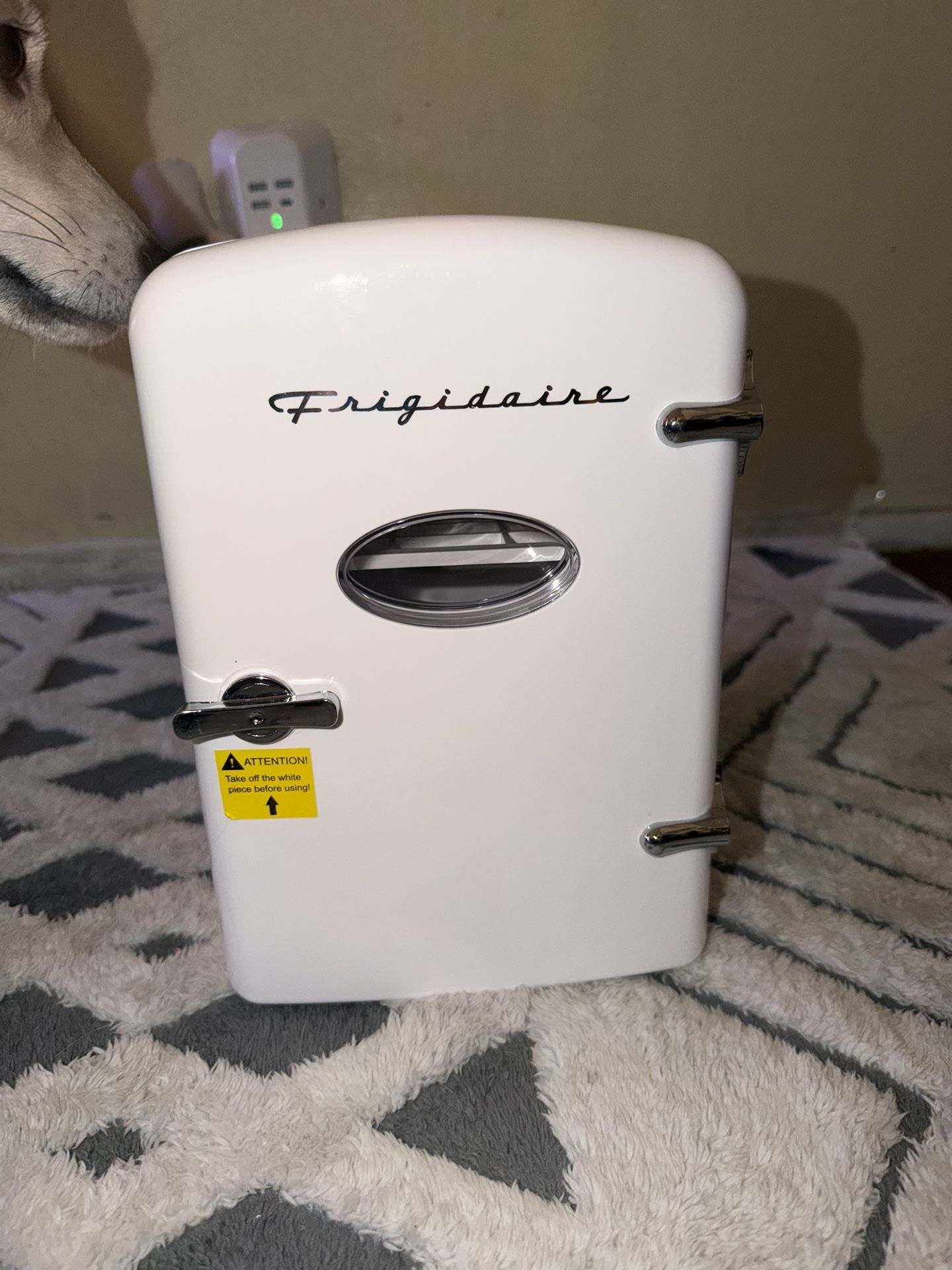 Mini Fridge Frigidaire