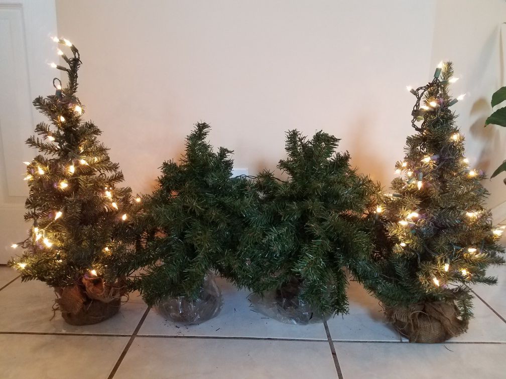4 SML INDOOR OUTDOOR ARTIFICIAL CHRISTMAS TREE S