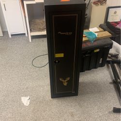 American Furniture Classics 5 Gun Starter Metal Security Cabinet