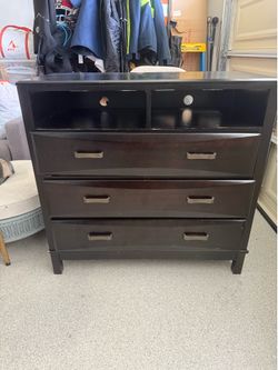 Dresser- 3 drawer, dark wood