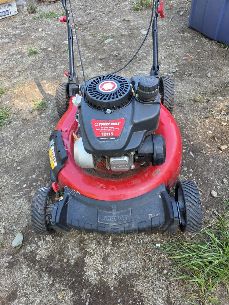 TROY-BUILT LAWNMOWER 