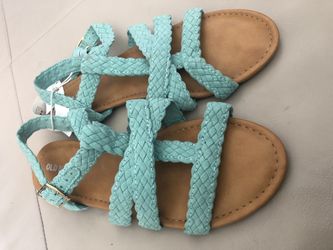 NWT Old Navy Sandals girls size 4