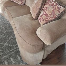 Broyhill Full-size Couch