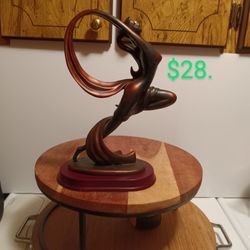 #863... Art Deco Style Dancing Figure