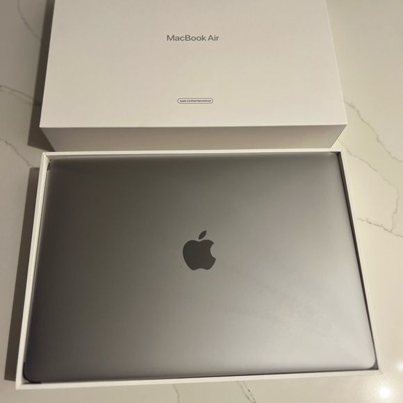 MacBook Air (retina, 13 Inch, 2020, Space Grey) With Box