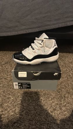 Jordan 11 Retro Concord Size 6.5 (GS)